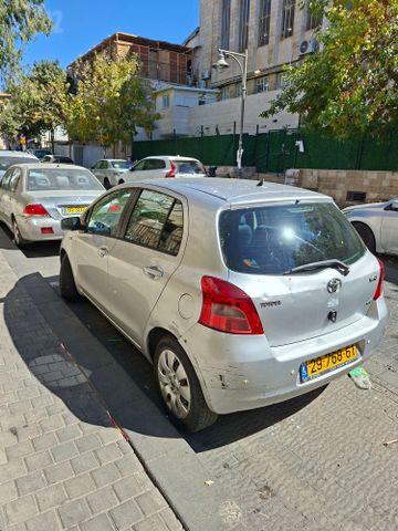 טויוטה יאריס
