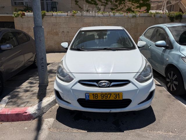 יונדאי אקסנט i25