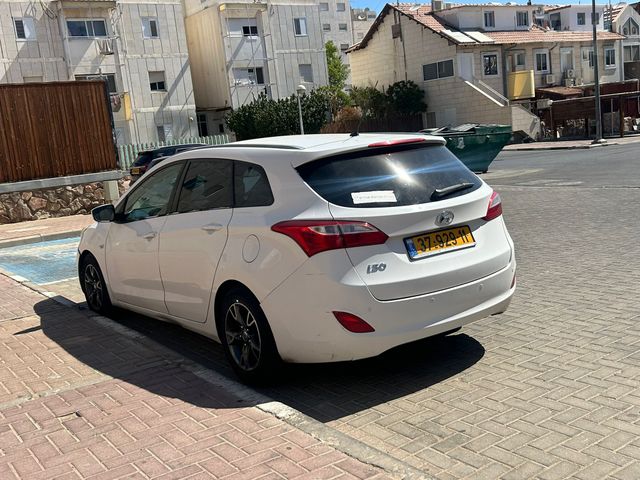 יונדאי i30
