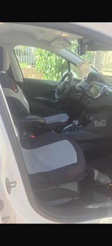 פיג'ו 208