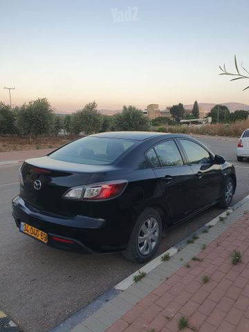 מודעת רכב מאזדה 3