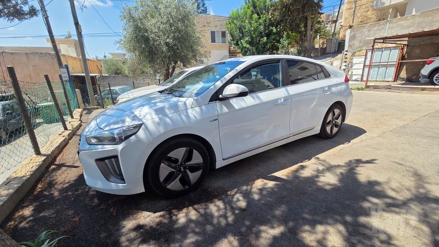 יונדאי איוניק