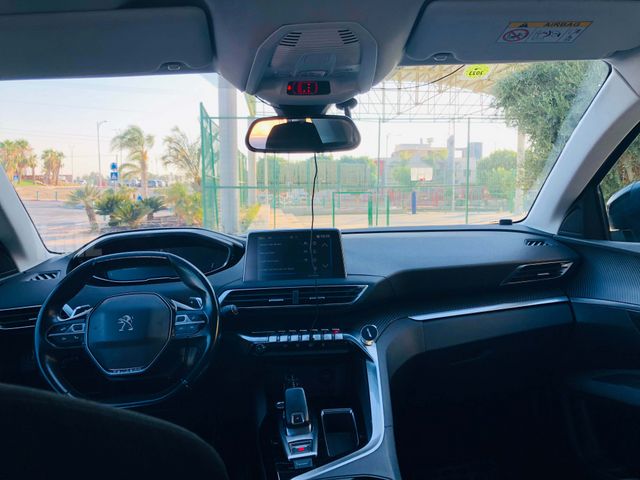 פיג'ו 3008