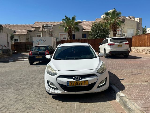 יונדאי i30