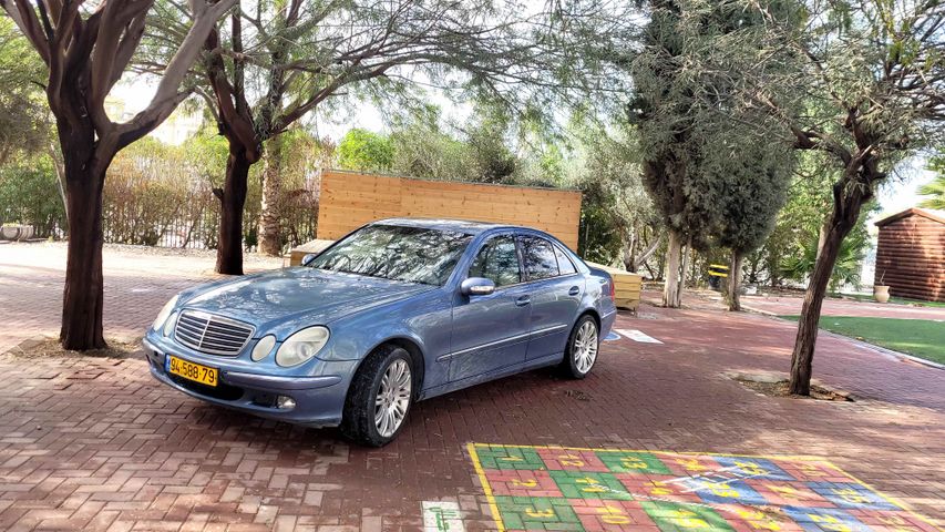 מודעת רכב מרצדס-בנץ E-class