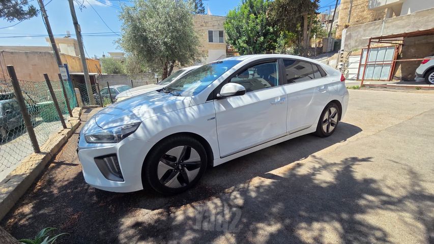 יונדאי איוניק