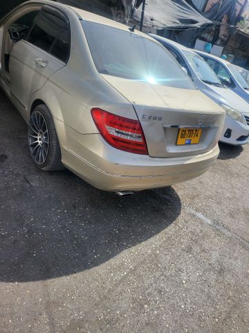 מודעת רכב מרצדס-בנץ C-class