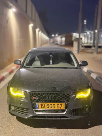 אאודי A4