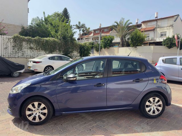 פיג'ו 208