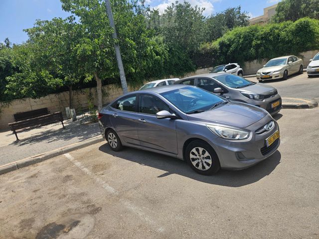 יונדאי אקסנט i25