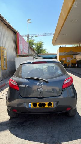 מודעת רכב מאזדה 2