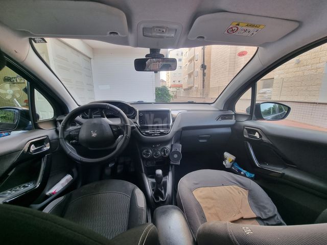 פיג'ו 208