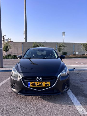 מודעת רכב מאזדה 2