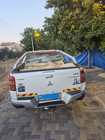 מיצובישי טרייטון / L200