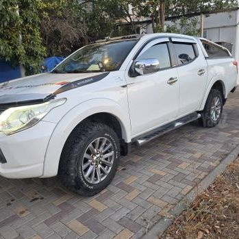 מיצובישי טרייטון / L200