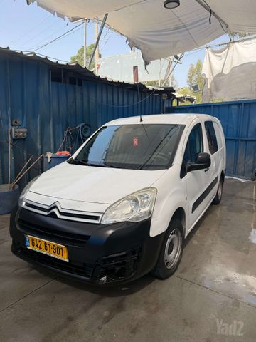 מודעת רכב סיטרואן ברלינגו