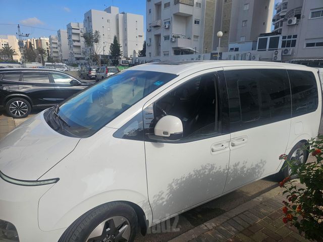 יונדאי סטאריה