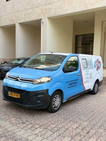 מודעת רכב סיטרואן ג'אמפי