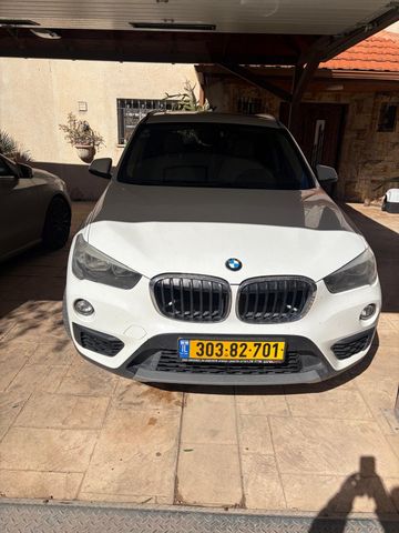 ב מ וו X1