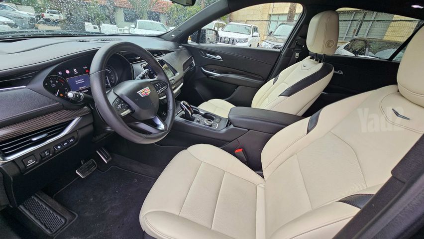 קאדילק XT4