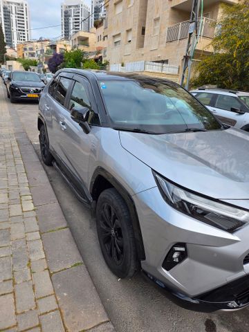 טויוטה RAV4