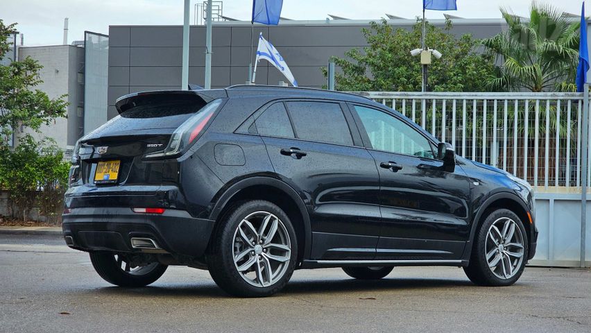 מודעת רכב קאדילק XT4 2