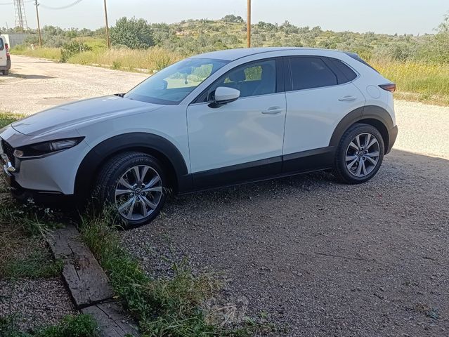 מודעת רכב מאזדה CX-30