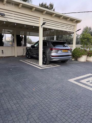 אאודי E-tron
