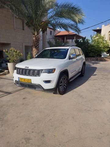 מודעת רכב ג'יפ גרנד צ'ירוקי
