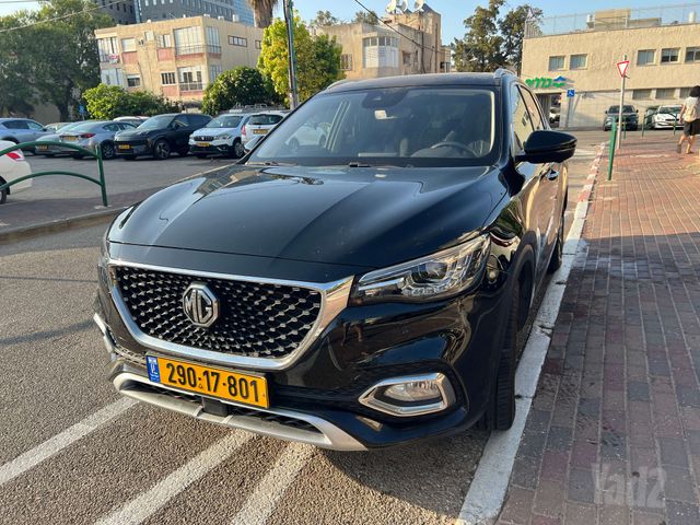 מודעת רכב אם ג'י EHS PHEV