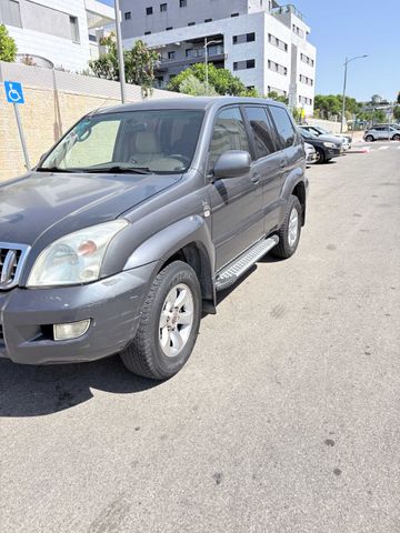 טויוטה לנד קרוזר