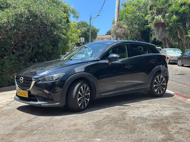 מודעת רכב מאזדה CX-3