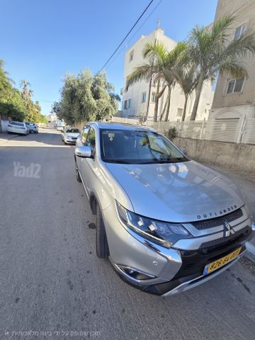 מיצובישי אאוטלנדר