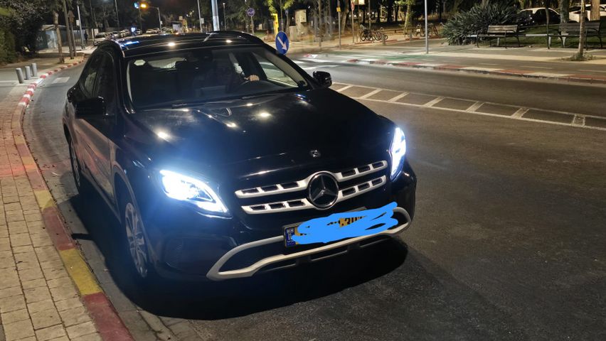 מרצדס-בנץ GLA