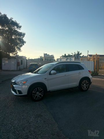 מודעת רכב מיצובישי ASX
