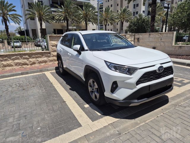 טויוטה RAV4