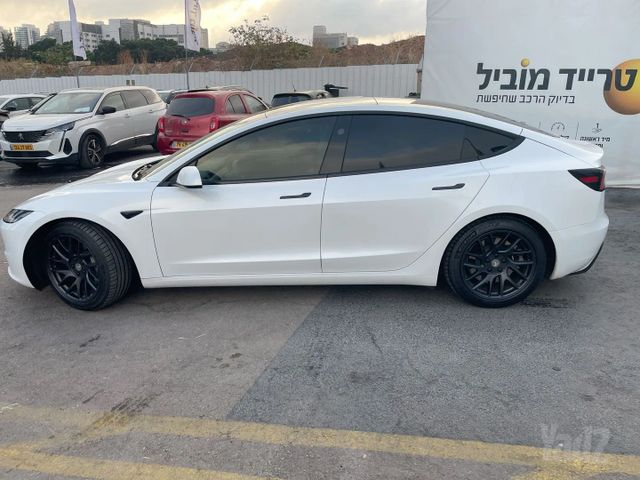 טסלה מודל 3