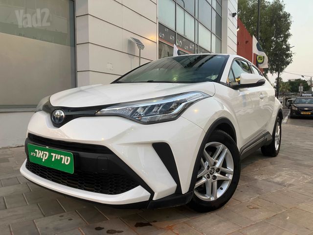 מודעת רכב טויוטה C-HR