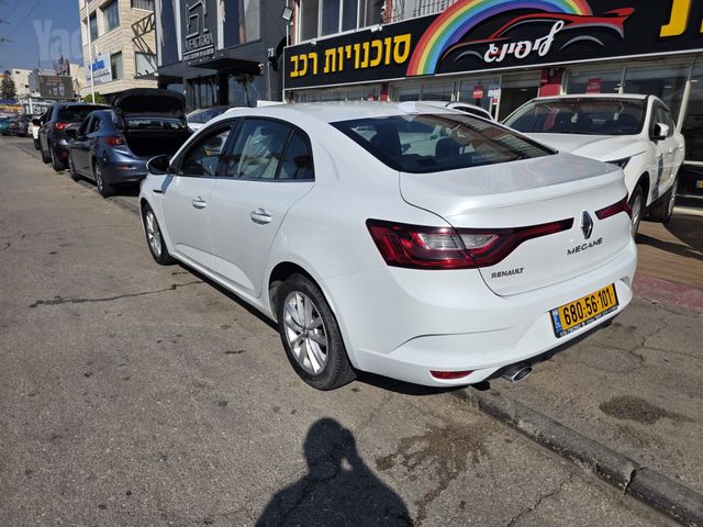 רנו מגאן