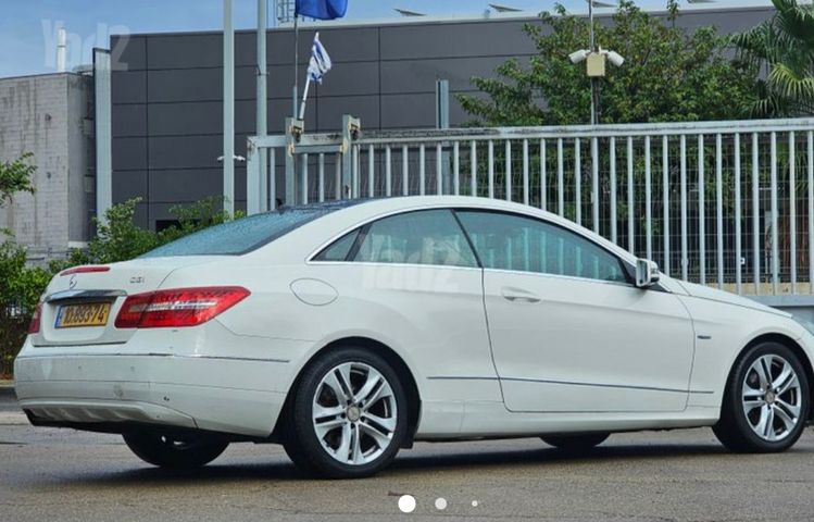 מודעת רכב מרצדס-בנץ E-class