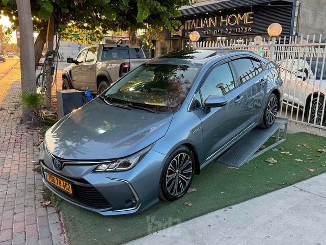 טויוטה קורולה