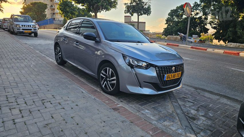 פיג'ו 208