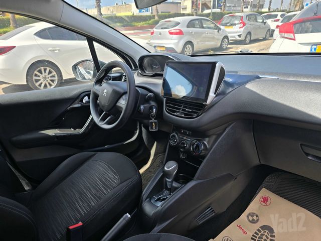 פיג'ו 208