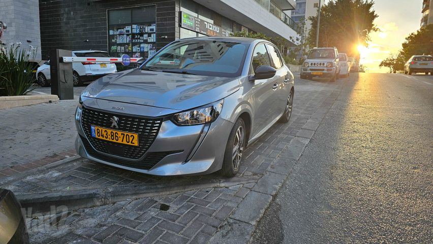 מודעת רכב פיג'ו 208
