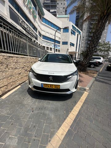 פיג'ו 3008