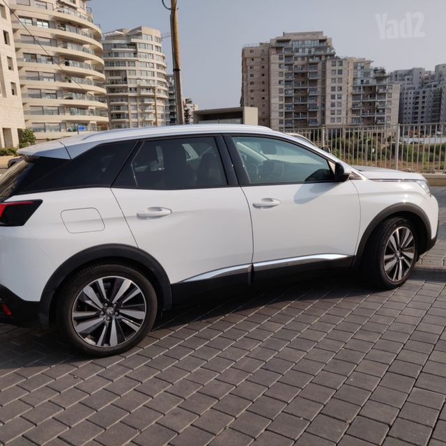 פיג'ו 3008