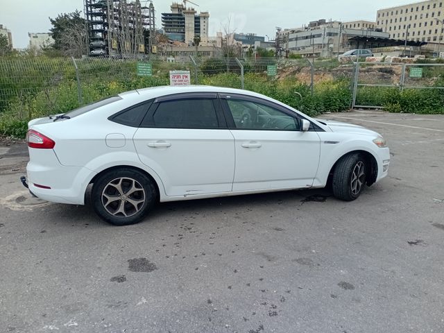 פורד מונדאו