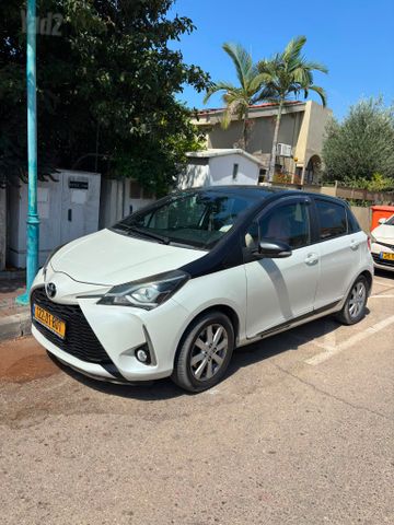טויוטה יאריס