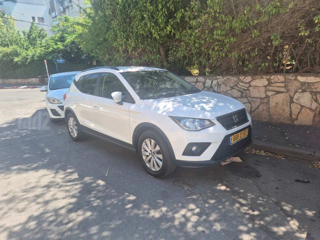 סיאט ארונה