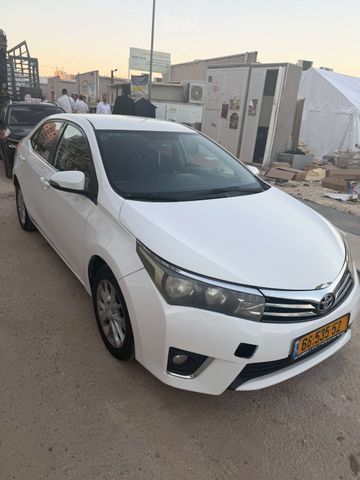 טויוטה קורולה